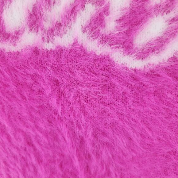 Barbie Varsity Cardigan Sweater
Super Soft Eyelash - WOMENS XL Barbiecore - Picture 7 of 7